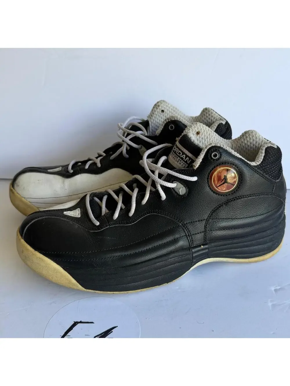 Jordan Basketball Team Shoes Men's Size 9.5 Black/White Used - Good